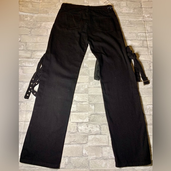 FASHION SEXY LOUNGE: WOMEN’S JEANS WITH REMOVABLE BUCKLED STRAPS - Picture 3 of 7